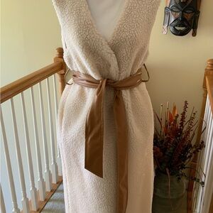 Voy Elegant Cream Sleeveless Coat/Dress with Brown/Tan Belt